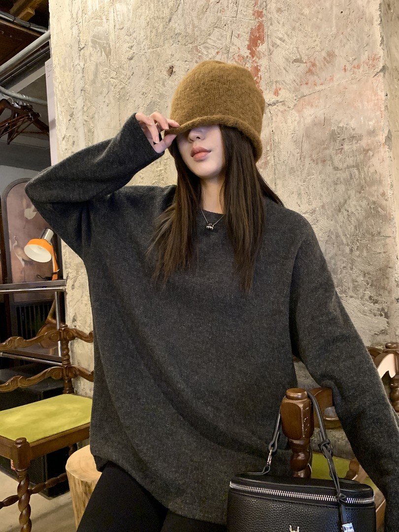  加厚磨毛绒纯色打底衫女秋冬宽松oversize内搭长袖t恤上衣