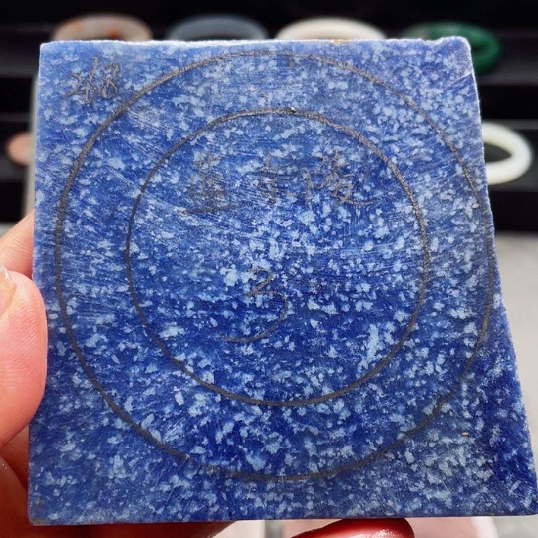 未镶嵌手镯石英质玉定制