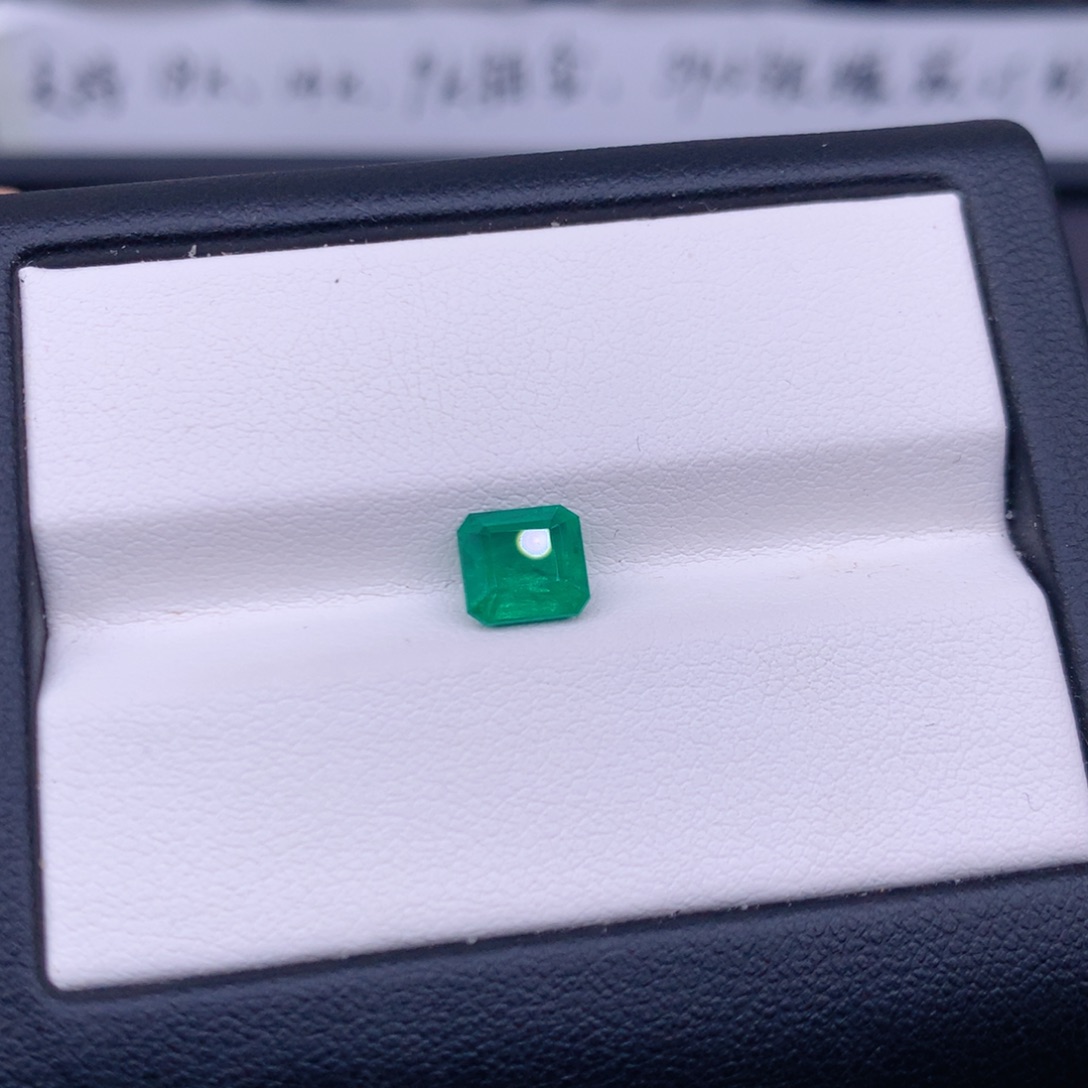 我***呢祖母绿裸石1.34克拉