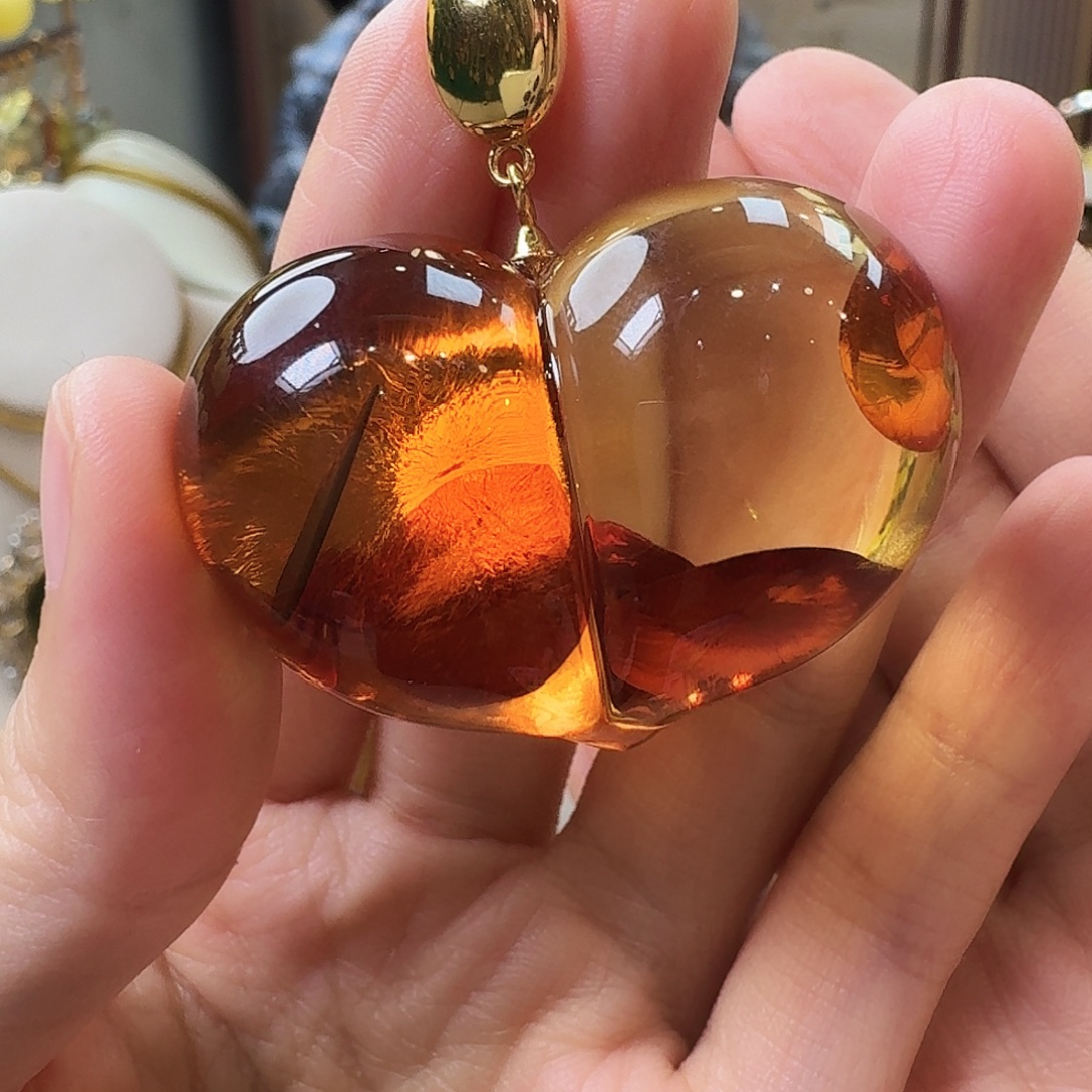 琥珀未镶嵌颈饰吊坠