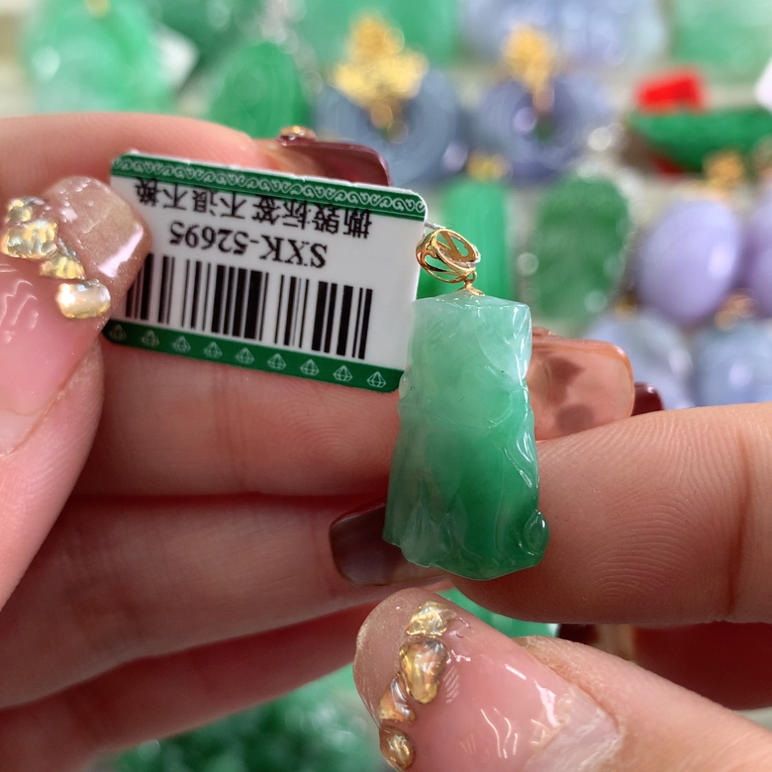 翡翠吊坠(不含链)18K金镶嵌