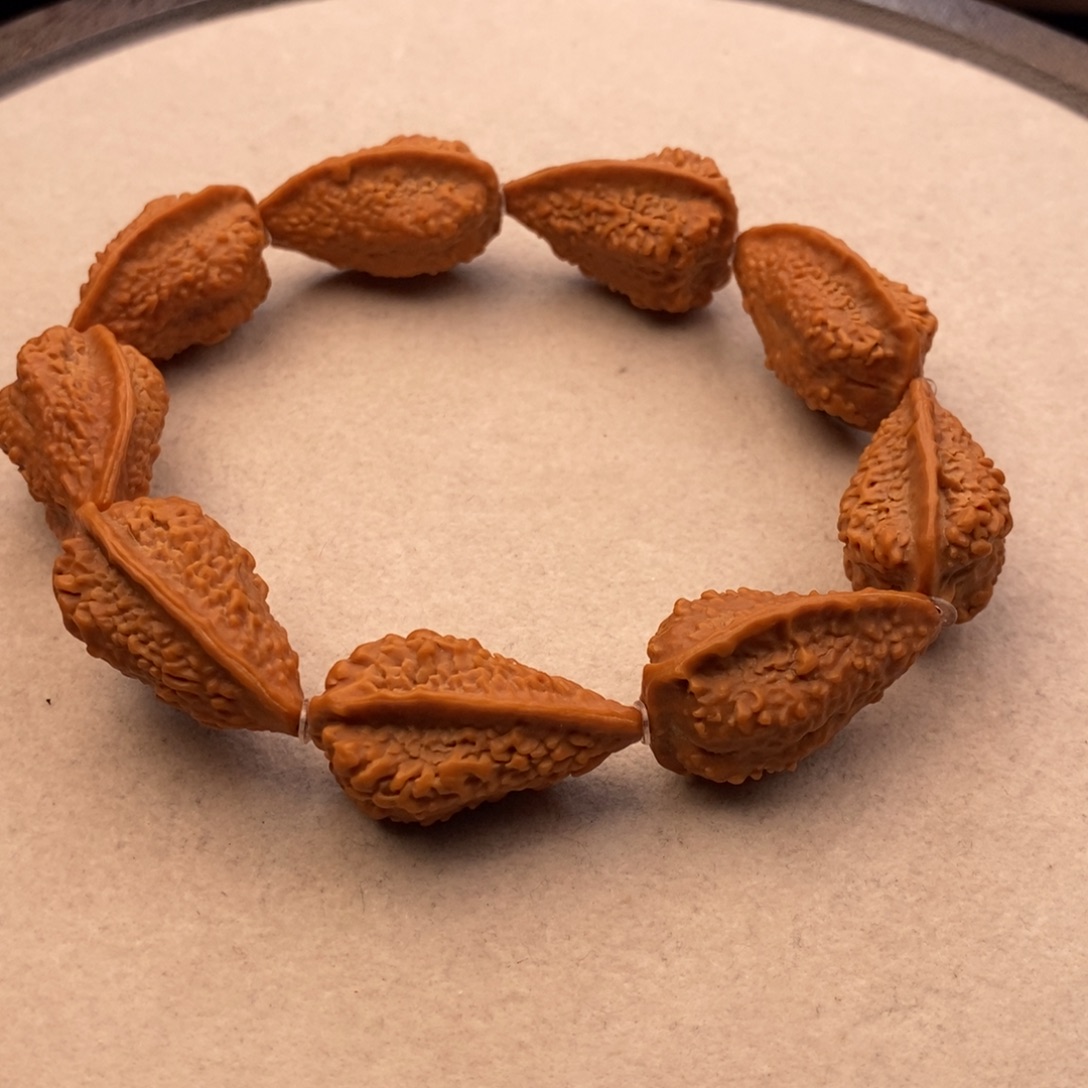 文玩核桃手串绣花鞋