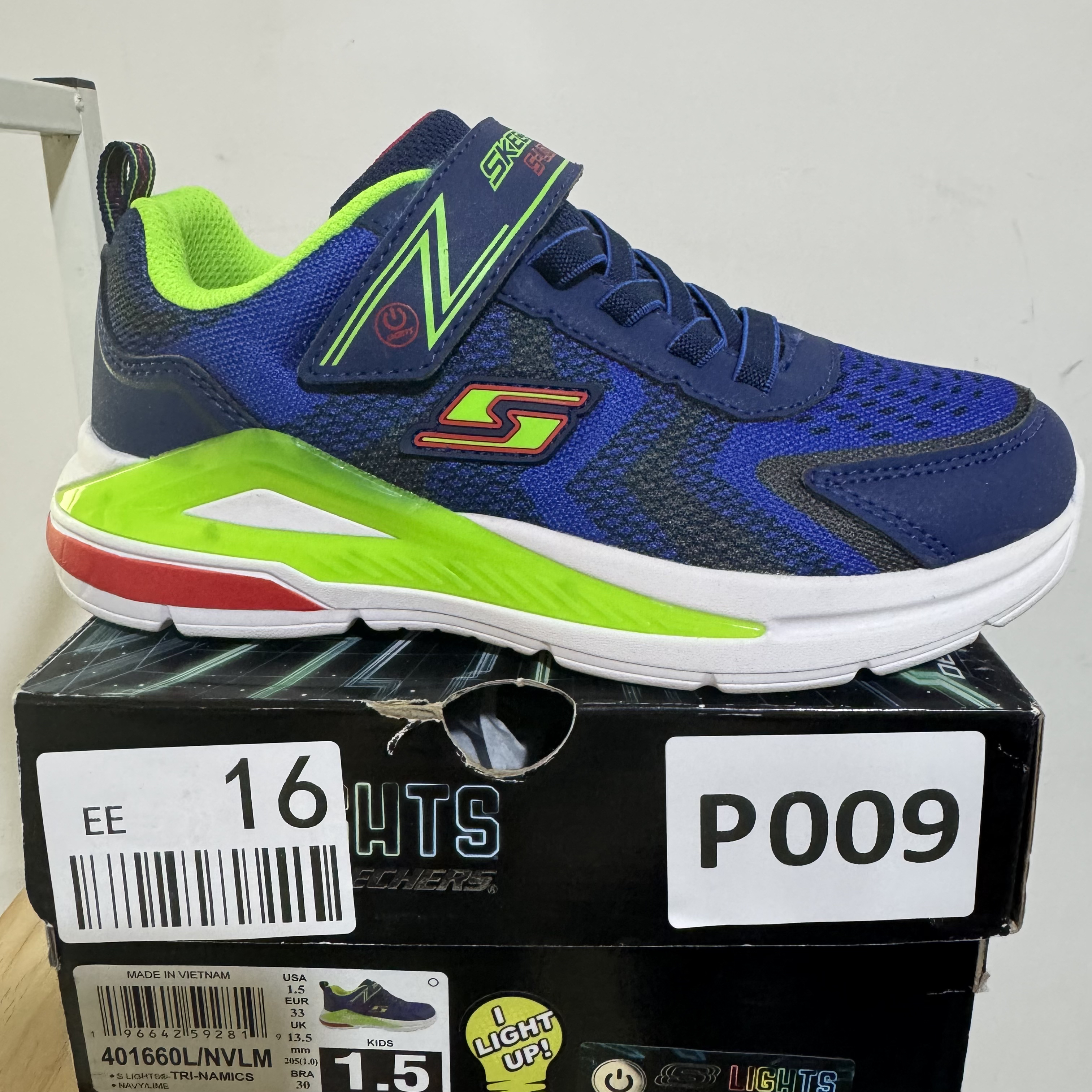 SKECHERS/斯凯奇P009 男童灯鞋 33码