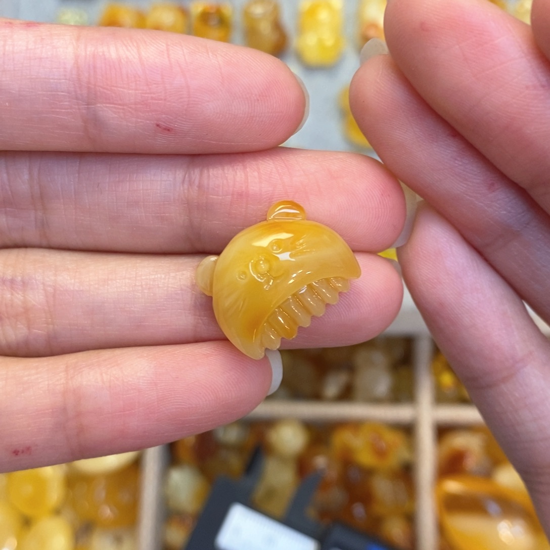 蜜蜡颈饰未镶嵌小熊柿子