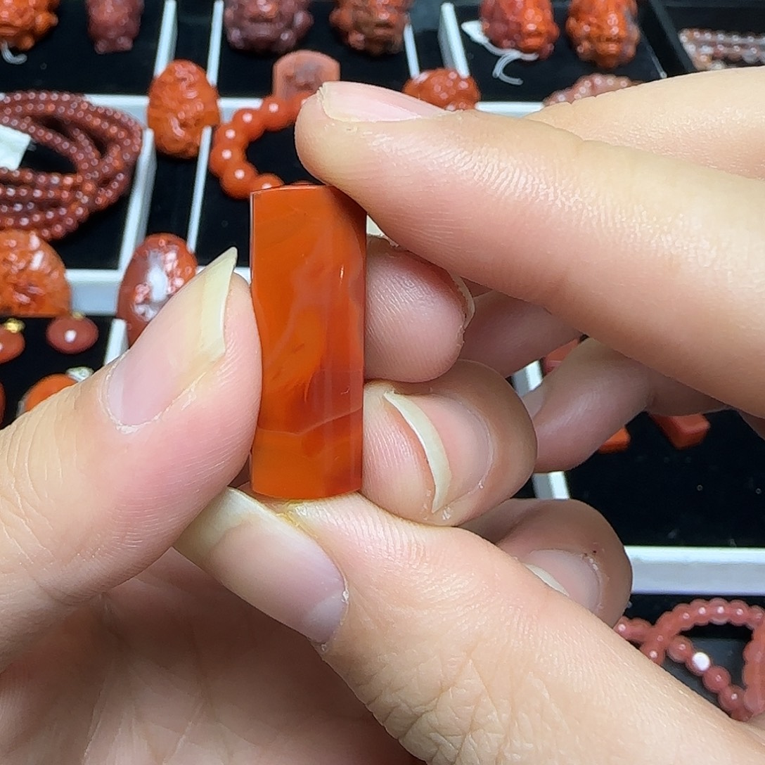 南红玛瑙未镶嵌颈饰