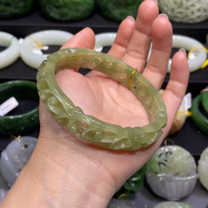 和田玉手镯57圈口 编号39未镶嵌