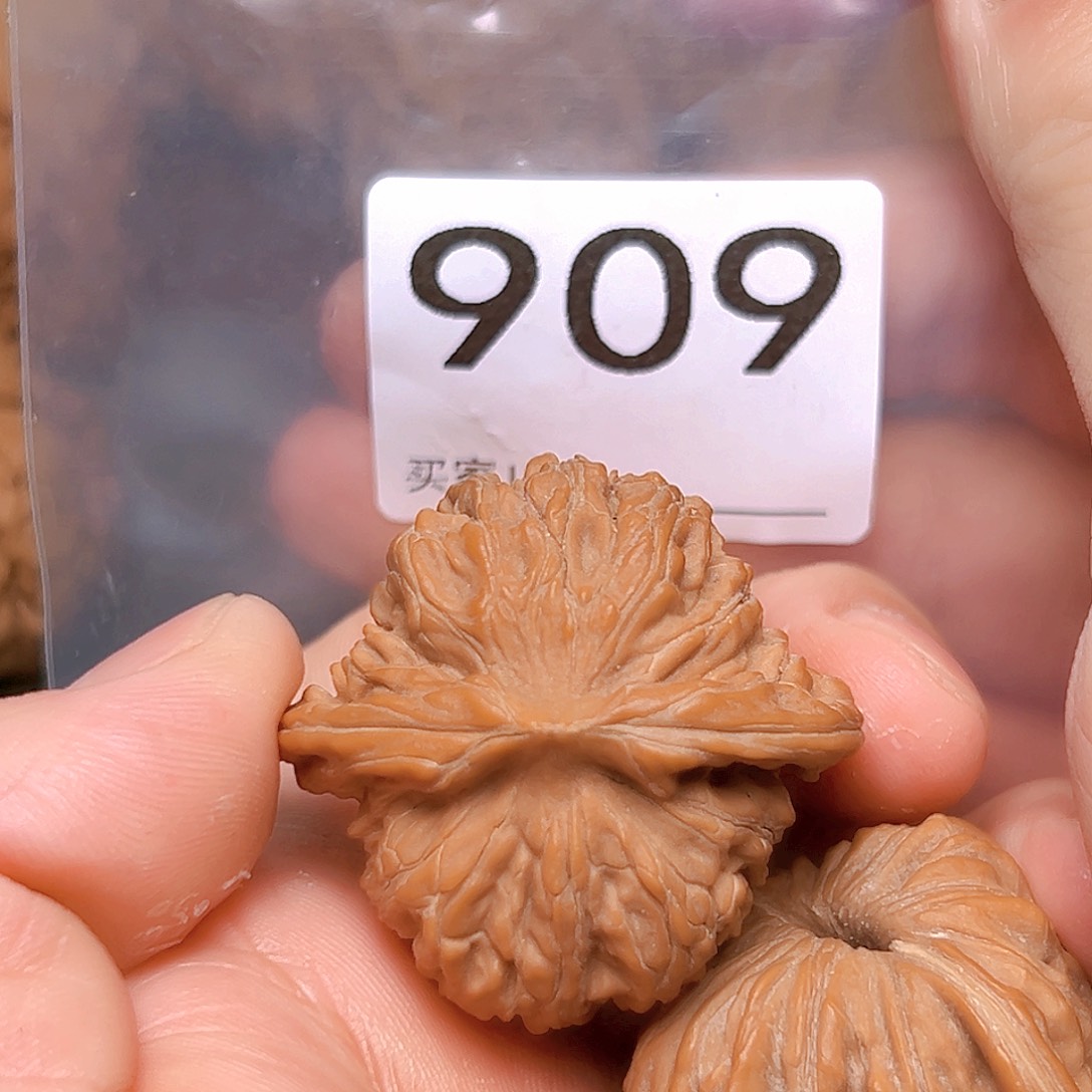 文玩核桃吊坠40四座楼