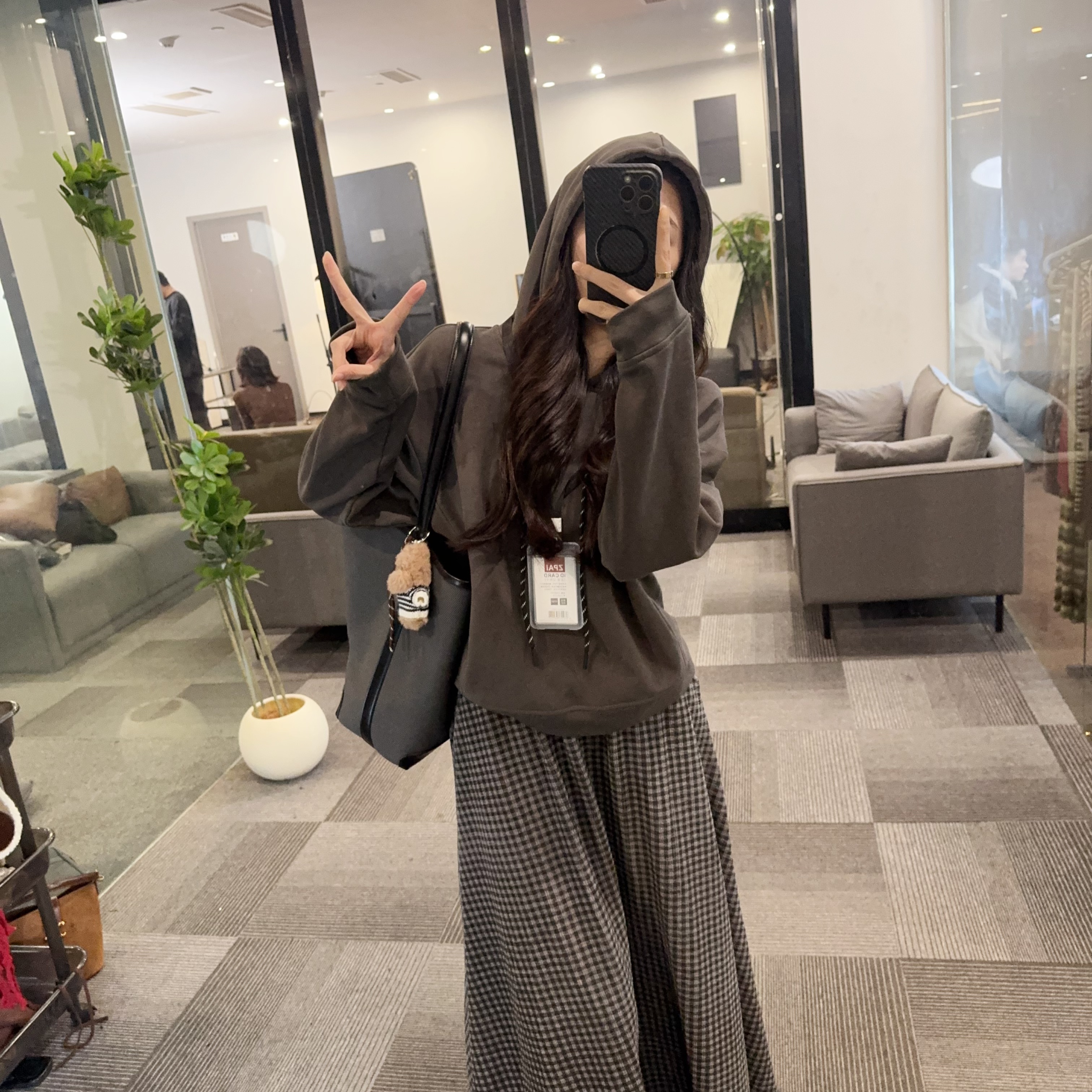 【OS&oneshow】细格子高腰大裙摆2025年冬季新款时尚休闲连帽上衣