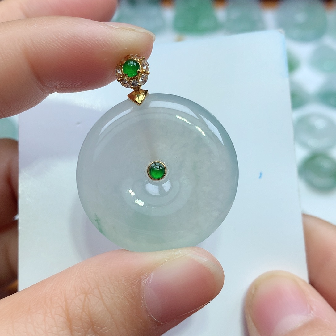 翡翠颈饰18K金镶嵌平安扣