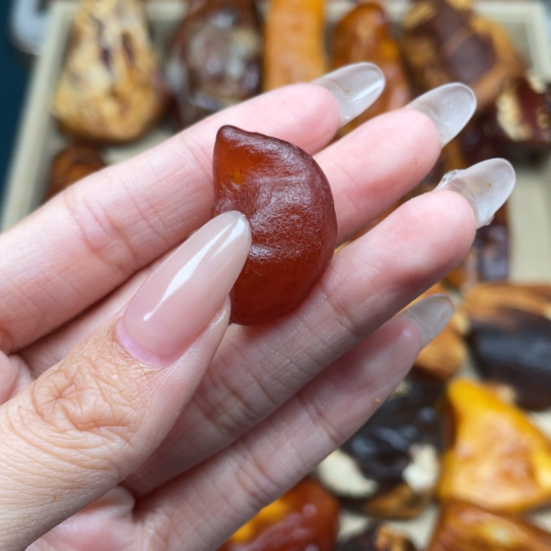 琥珀未镶嵌珠宝奇石