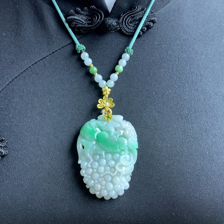 翡翠颈饰未镶嵌翡翠