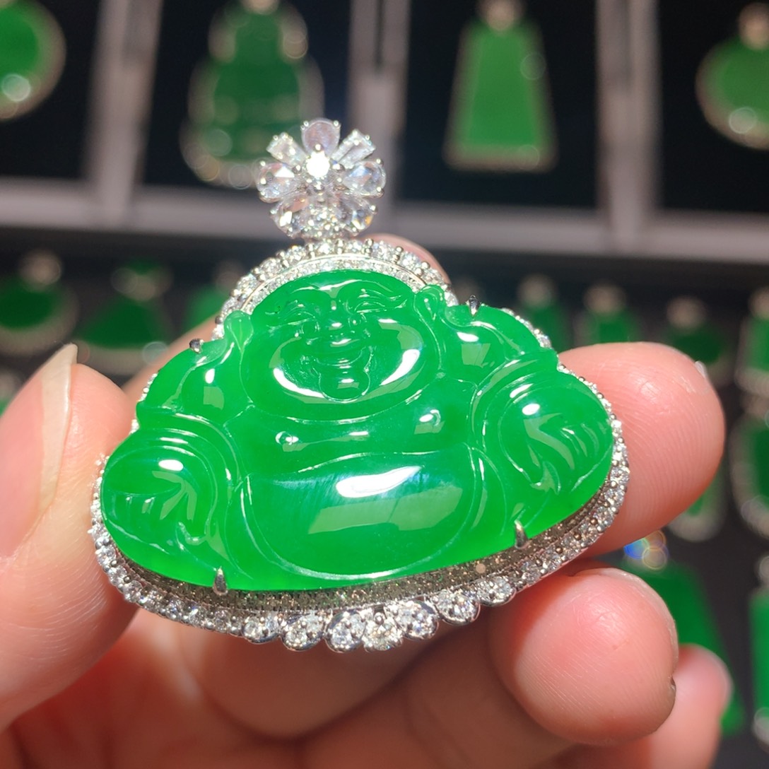 翡翠18K金镶嵌颈饰?*茹翡翠