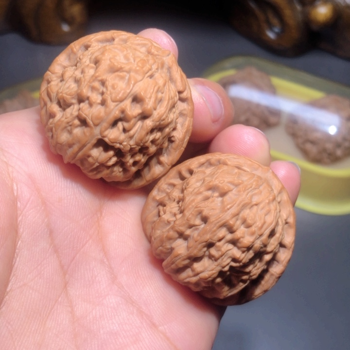 文玩核桃把件35.5球白