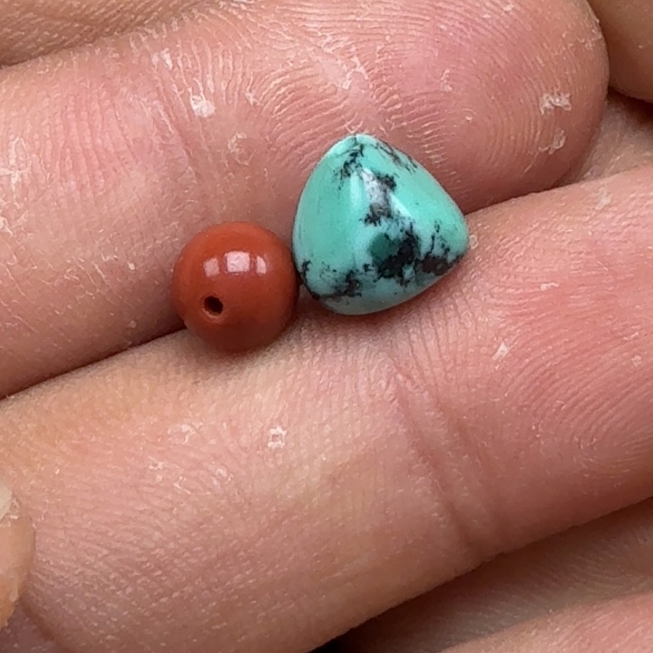 龙***莹南红玛瑙未镶嵌珠宝半成品