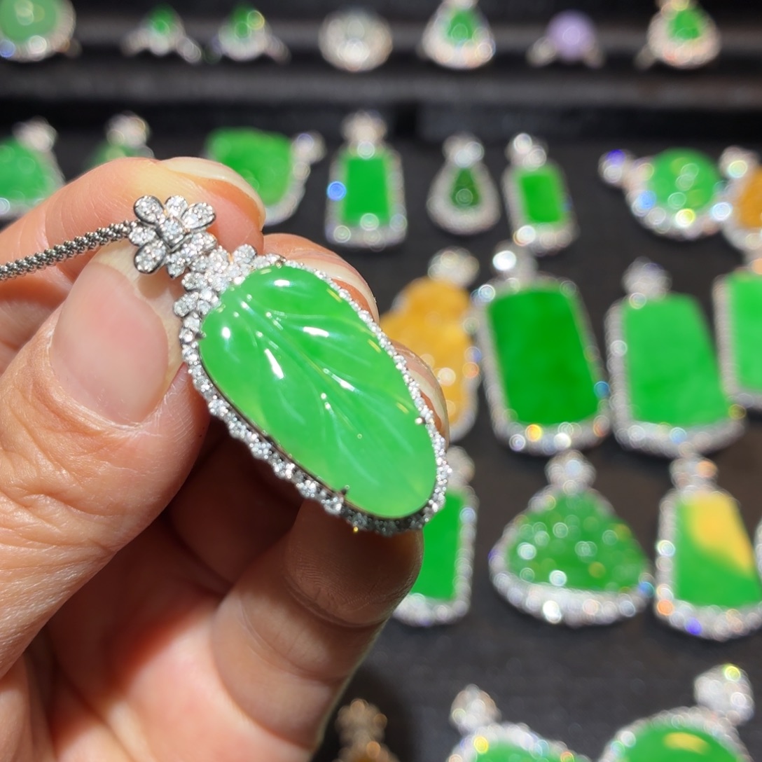 翡翠18K金镶嵌吊坠(不含链)翡翠