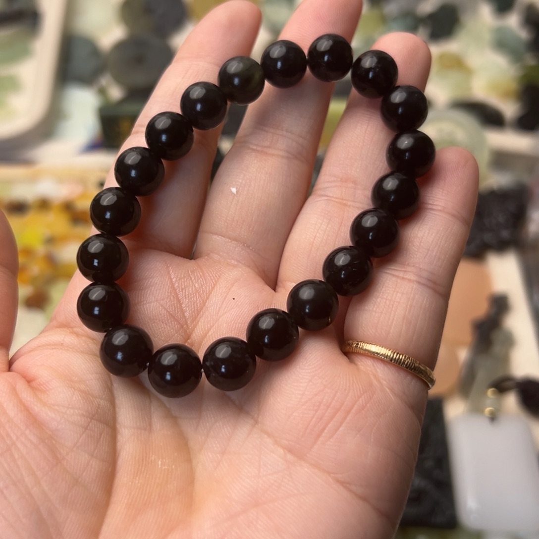 蛇纹石玉颈饰合金