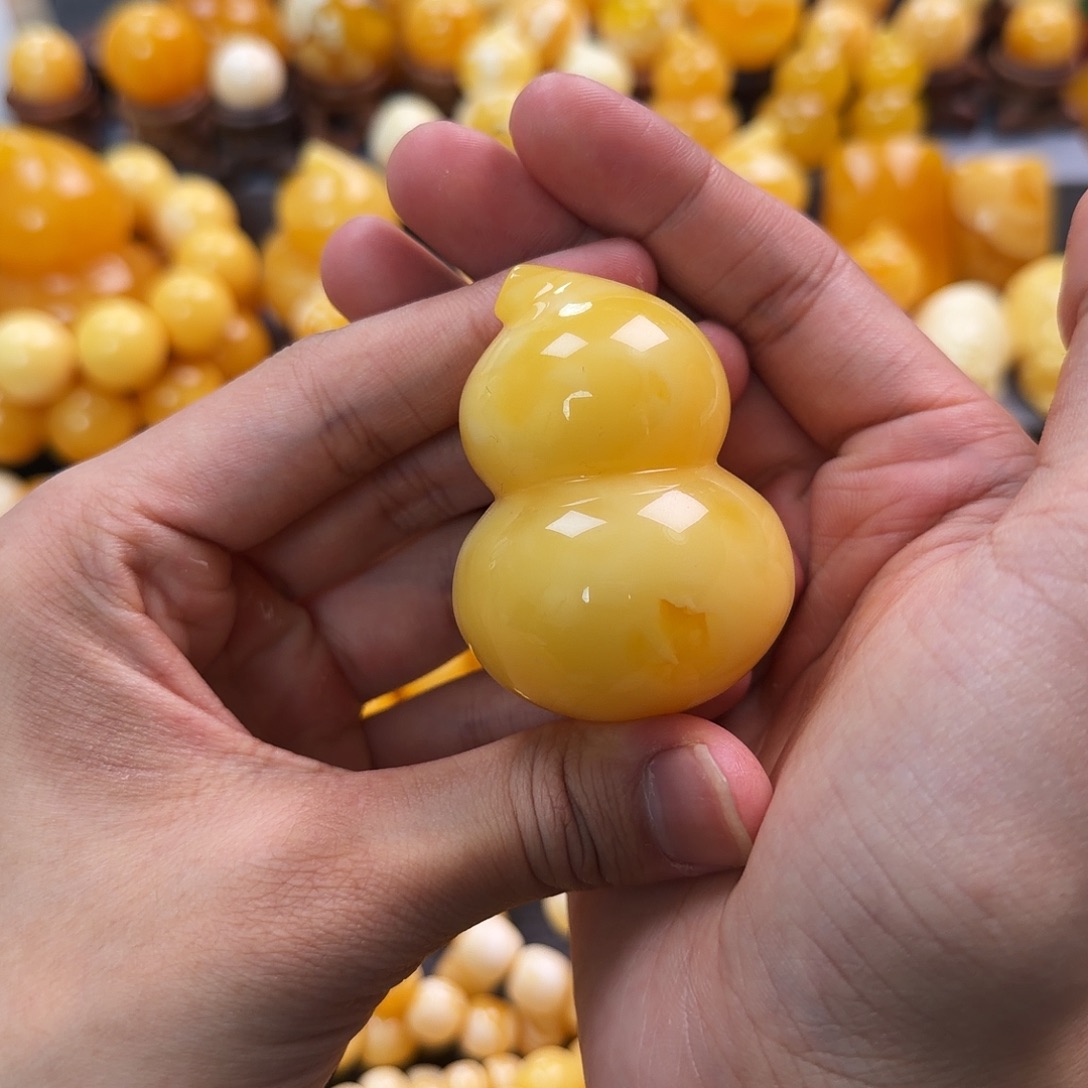 琥珀未镶嵌珠宝奇石47g