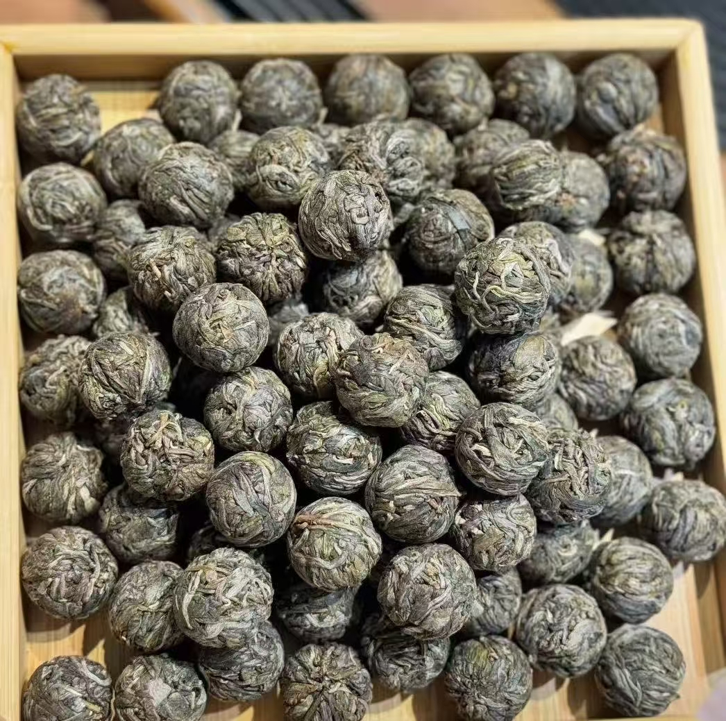 2024年地界生普龙珠云南普洱花蜜香兰花香生茶云南普洱生茶