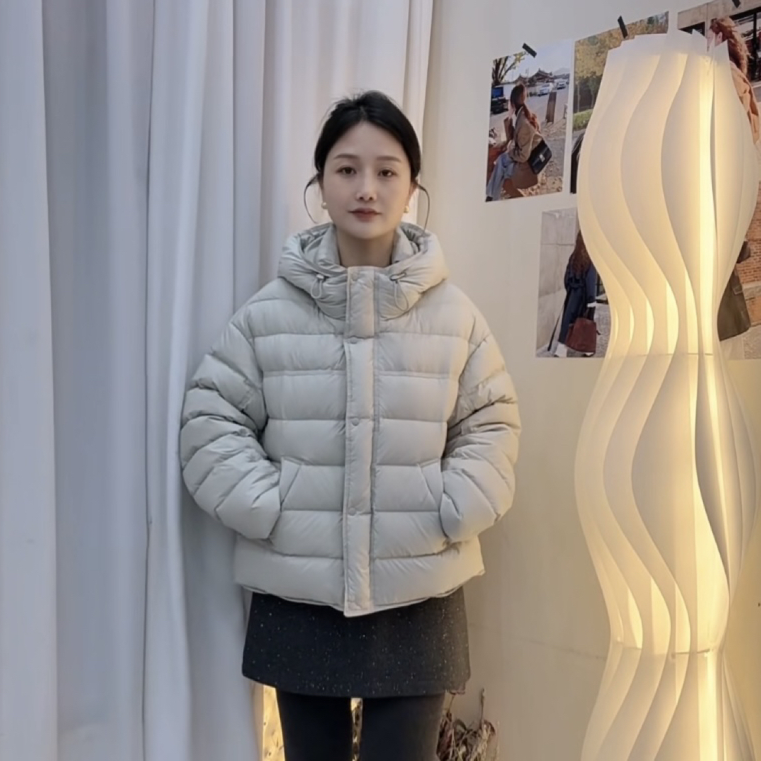 香港一诺7117星空少女款连帽短款加厚白鸭绒冬季保暖羽绒服