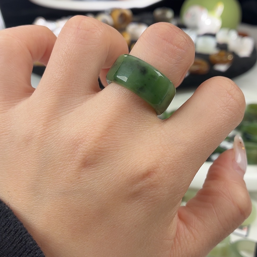 7***姐和田玉未镶嵌戒指S163碧玉圆切17.6拍3单