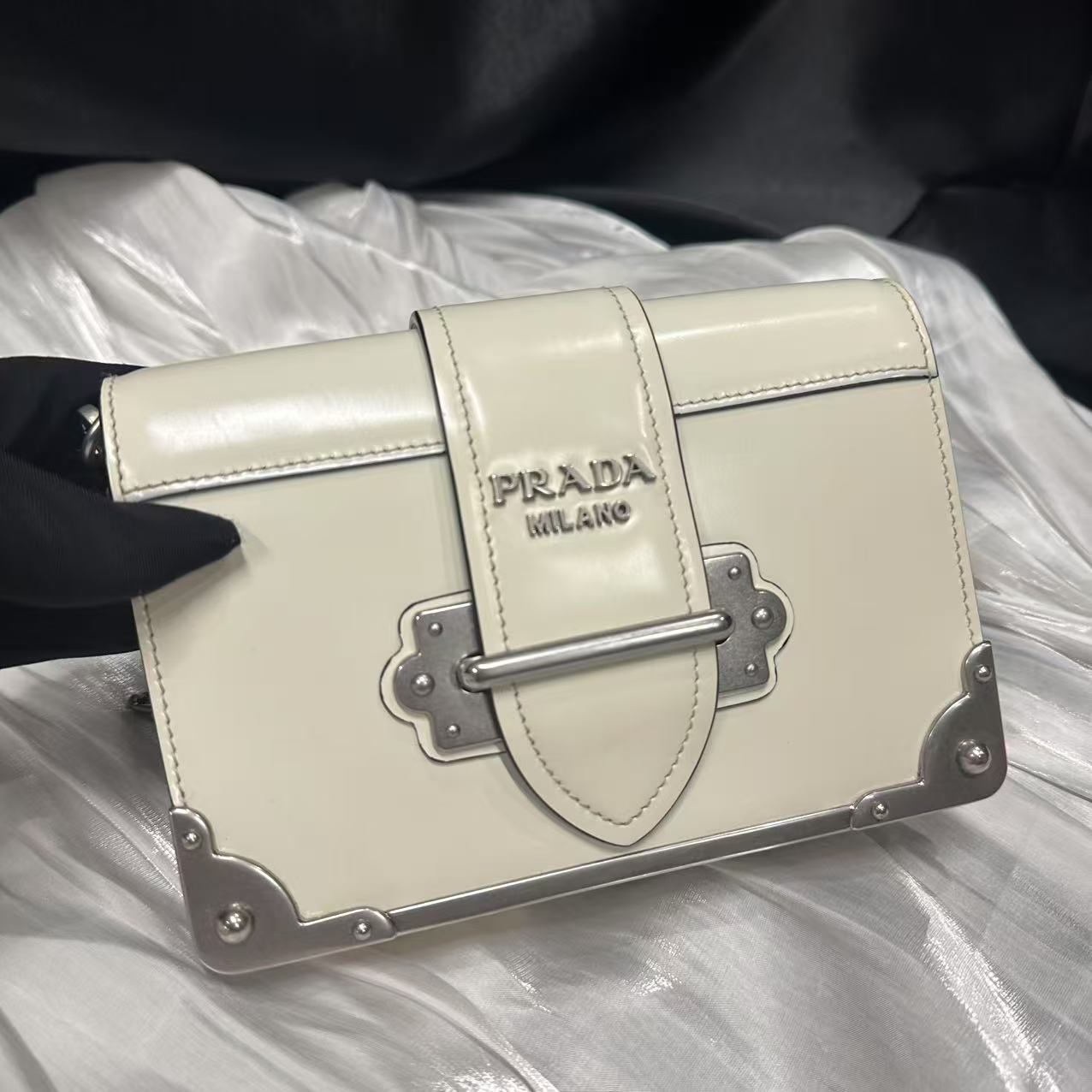 95新 Prada/普拉达 伦老板/95新/普拉达白银相机包