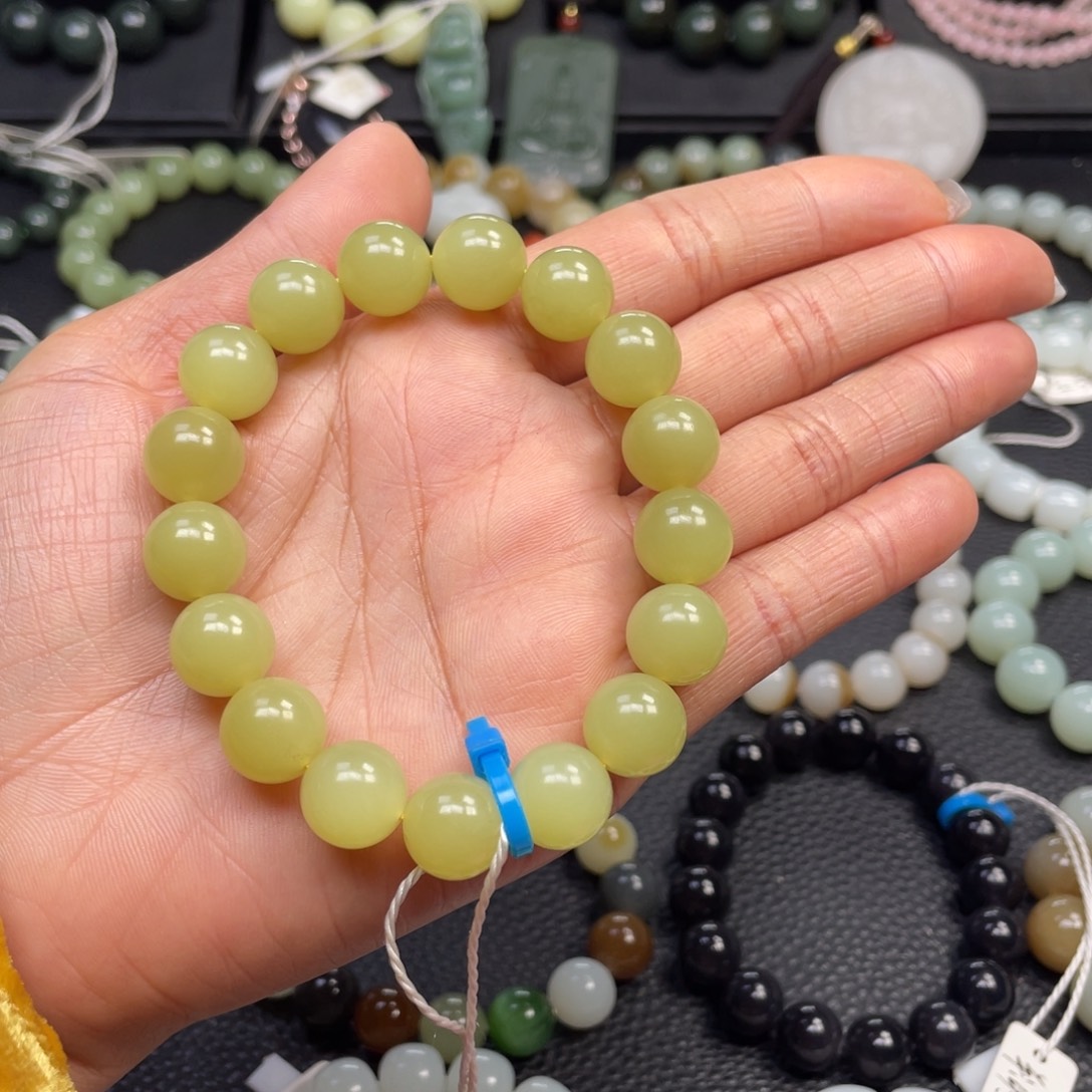 D***u和田玉未镶嵌手链