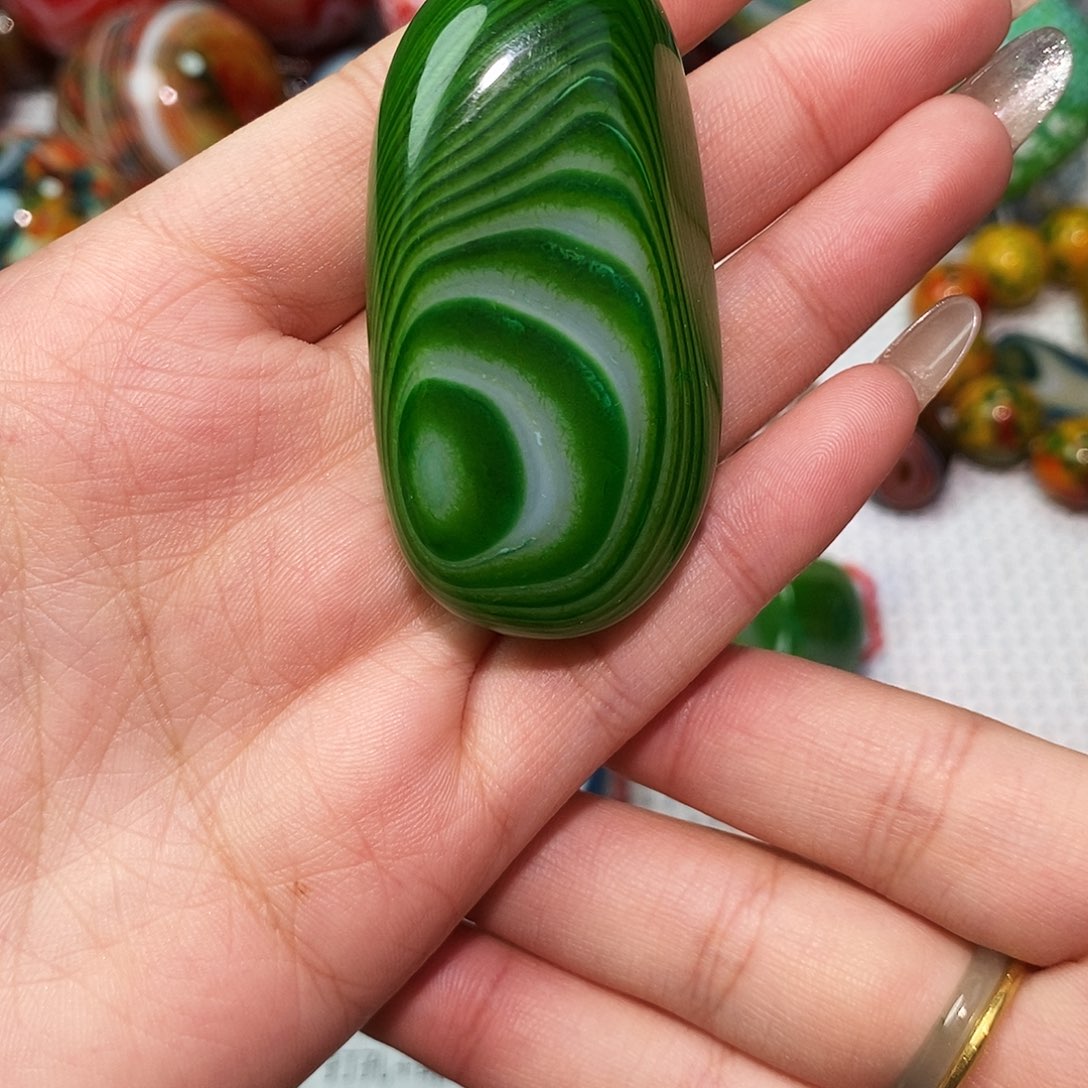 在***端玛瑙/玉髓未镶嵌珠宝奇石