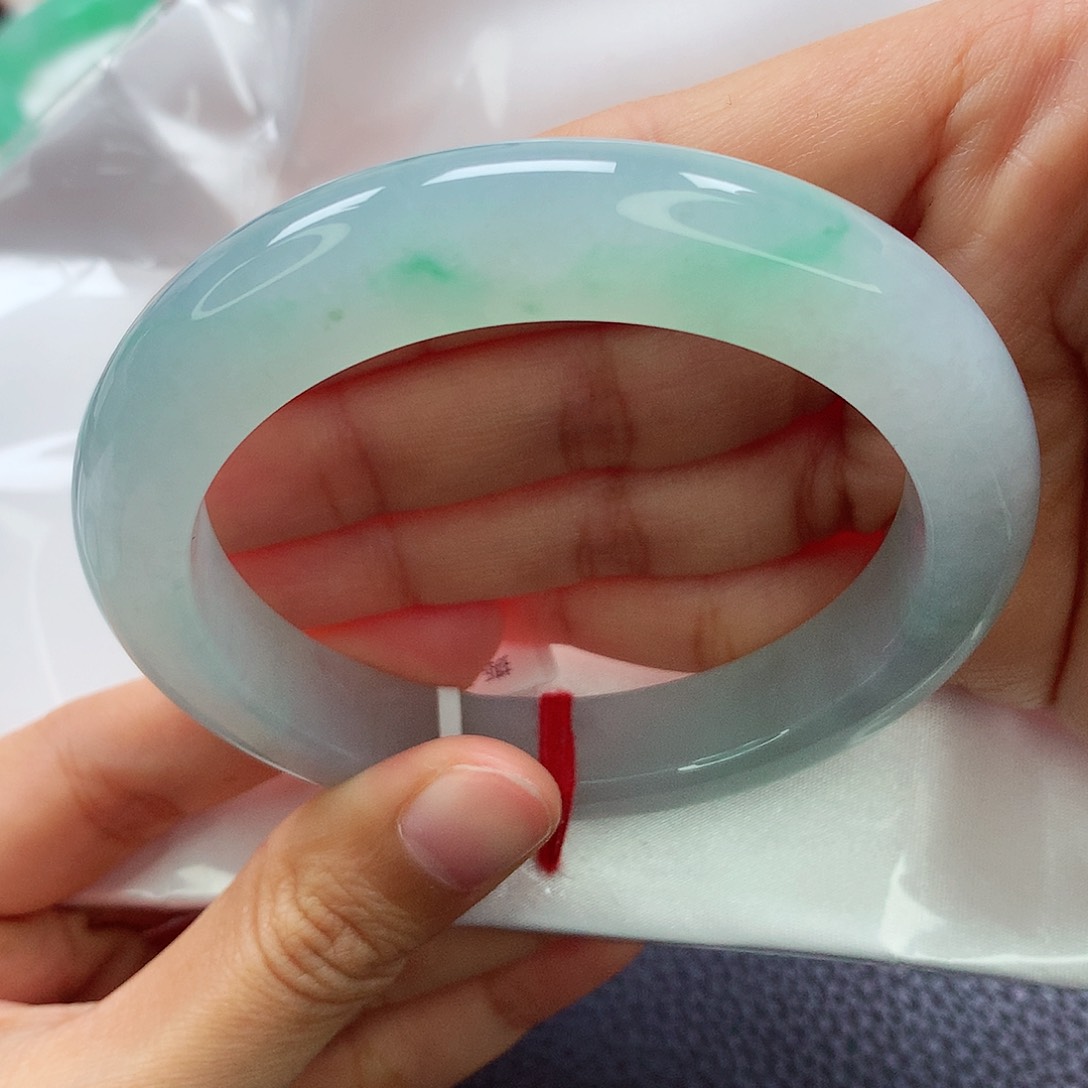 翡翠手镯未镶嵌来*天然翡翠