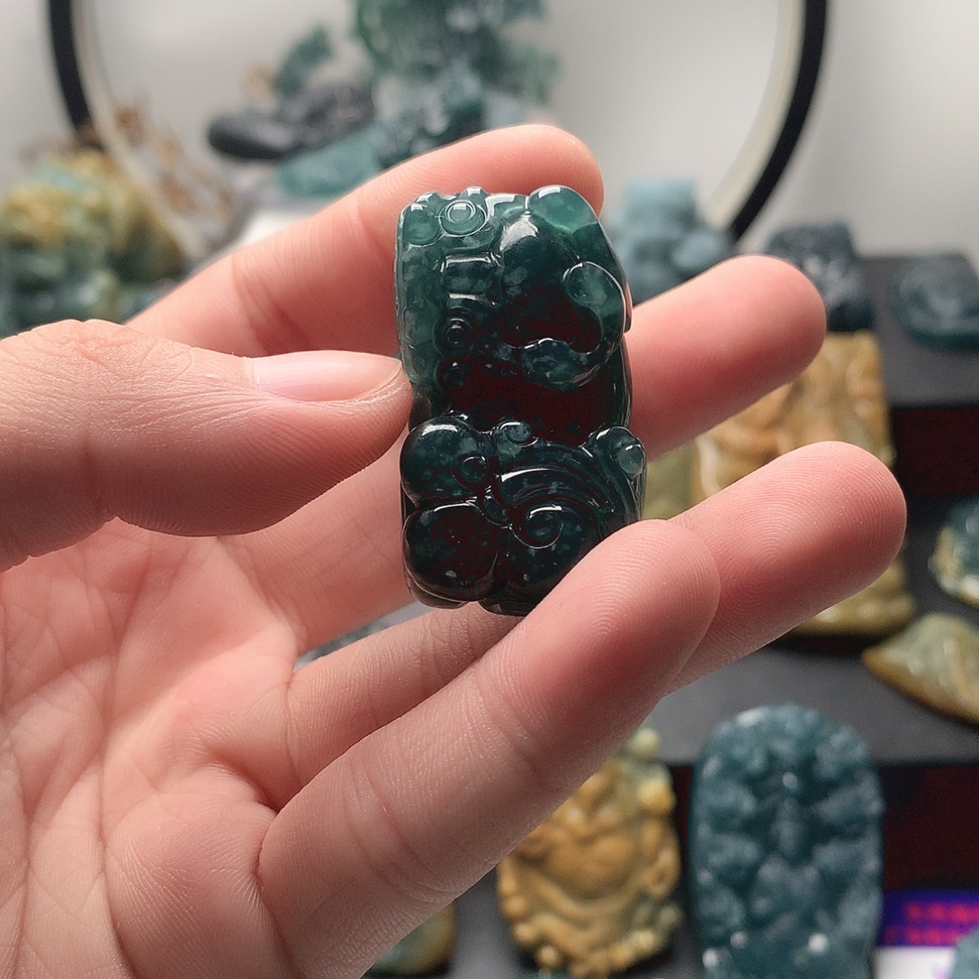 翡翠未镶嵌颈饰无