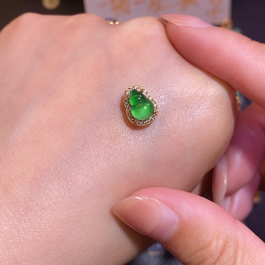 柴***宝翡翠银S925镶嵌项链