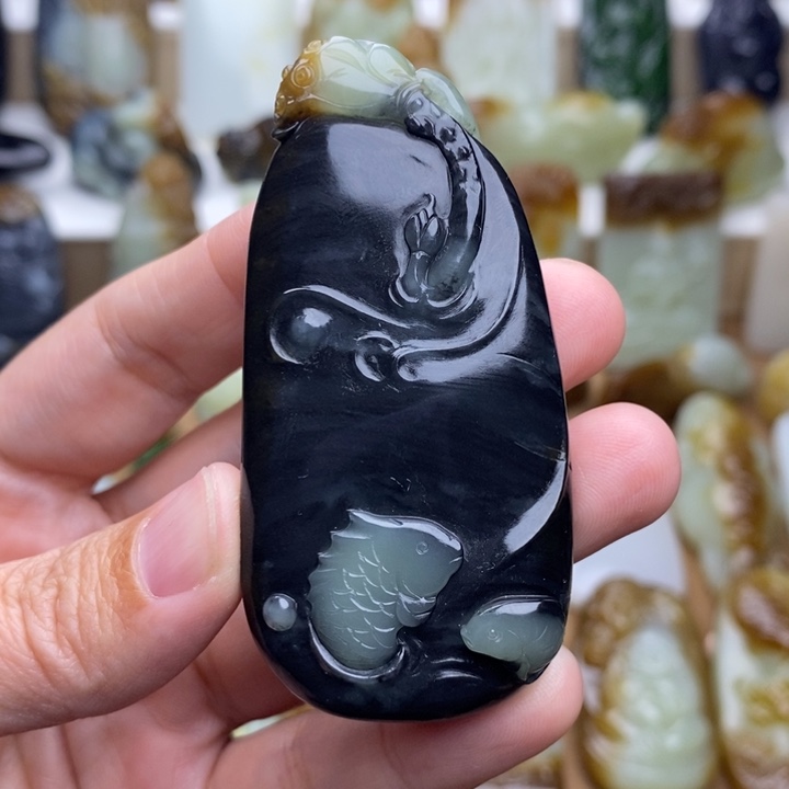 擂***糊和田玉未镶嵌颈饰