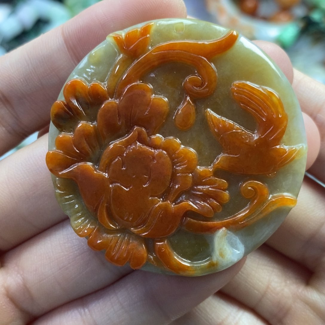 翡翠未镶嵌颈饰吊坠