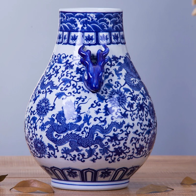 景德镇青花双耳鹿头尊花瓶