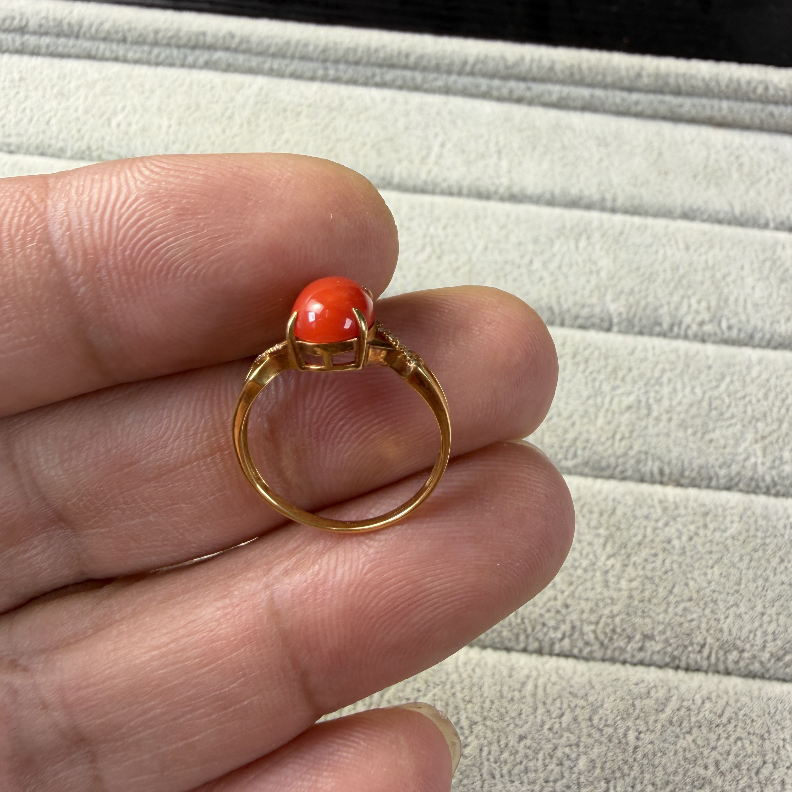 天然珊瑚18k镶嵌阿卡女士戒指