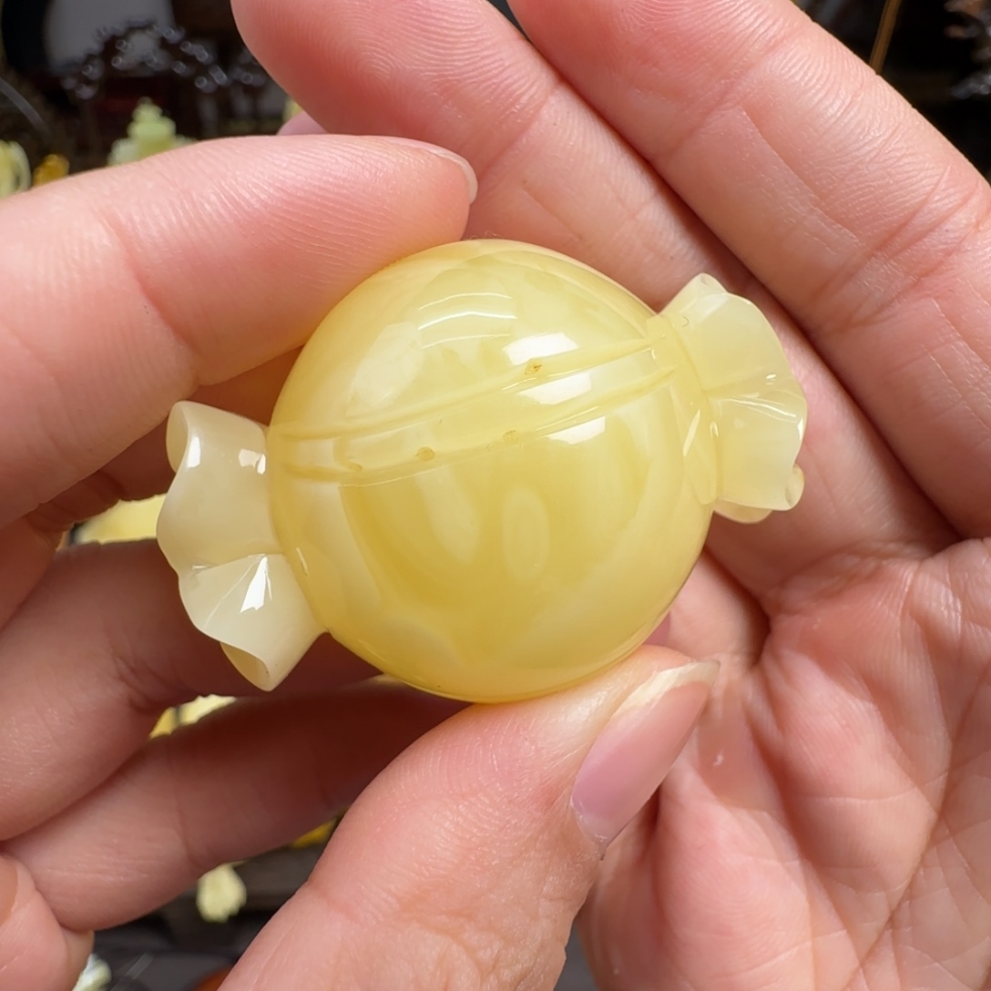 蜜蜡未镶嵌珠宝奇石