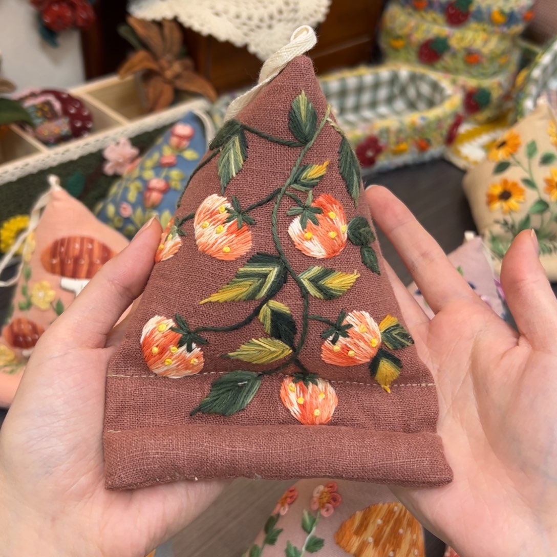 毛绒钩织刺绣手工包包玩偶居家用品