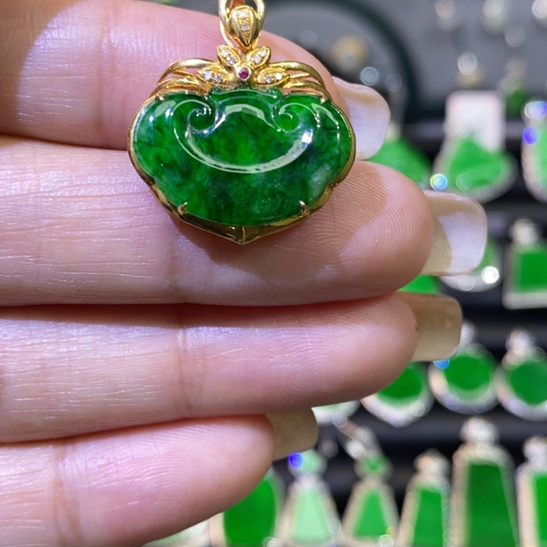 翡翠吊坠(不含链)18K金镶嵌吊坠