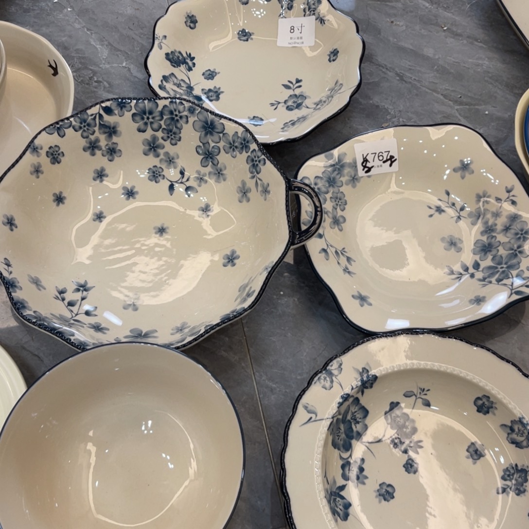 阿***g陶瓷微瑕餐具介意勿拍，满18飞！