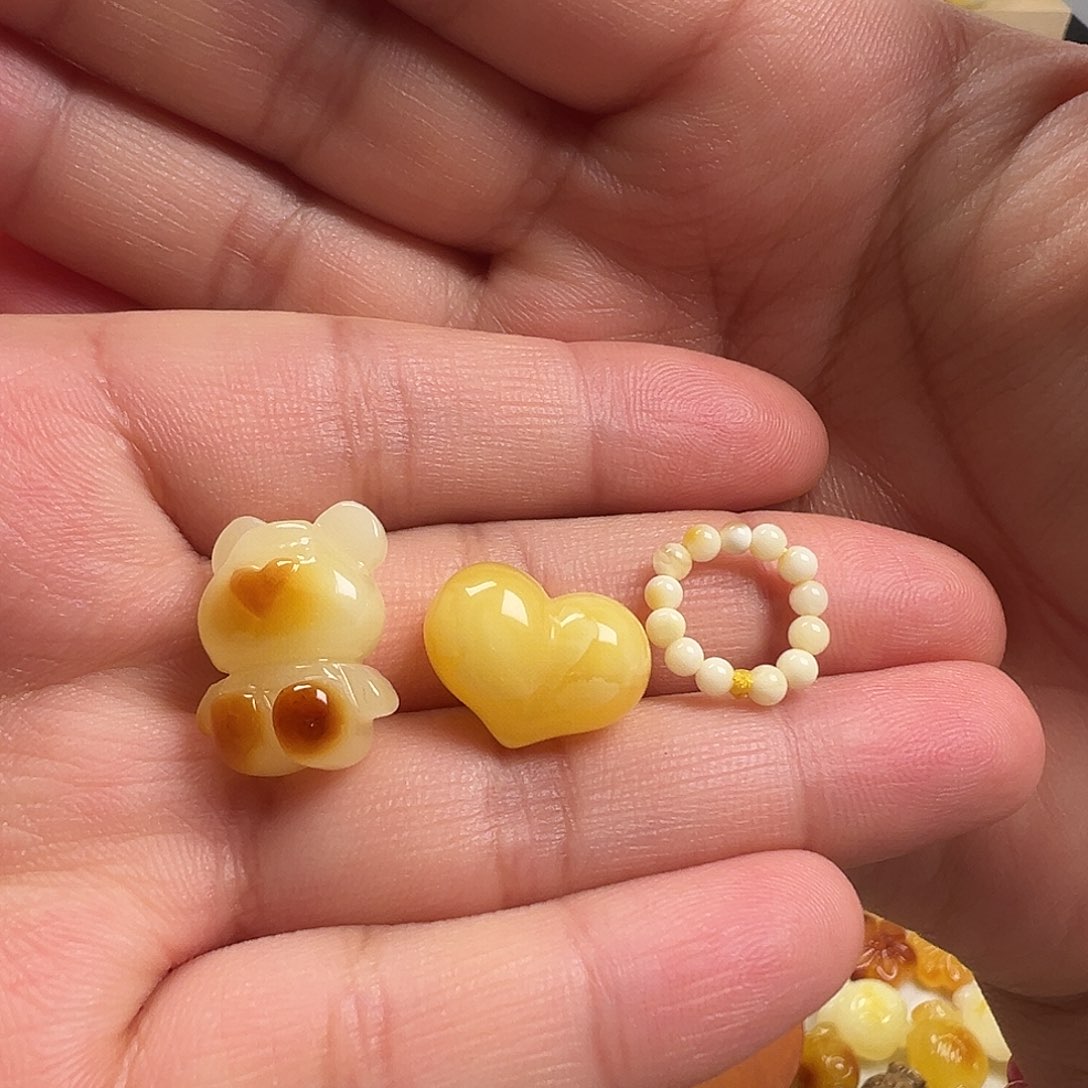 蜜蜡颈饰未镶嵌多**?小熊屁桃（打孔不退换）