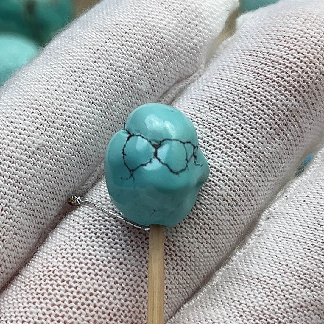 李***看绿松石未镶嵌配饰