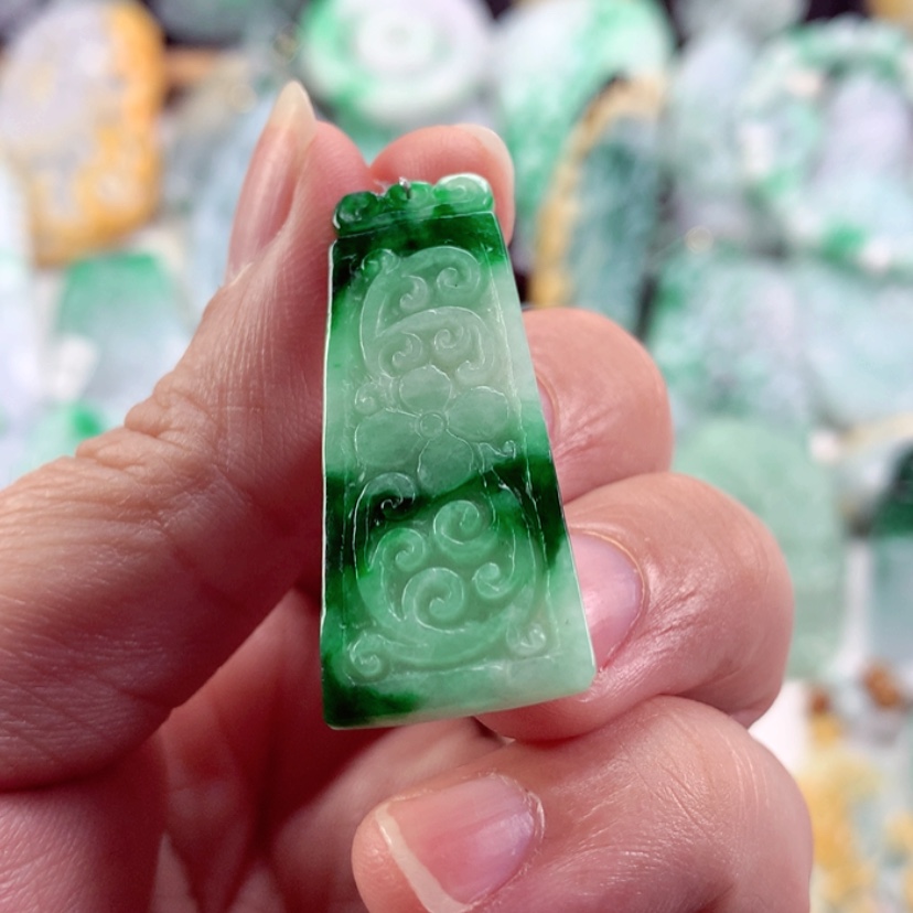 【闪购商品】翡翠吊坠(不含链)未镶嵌