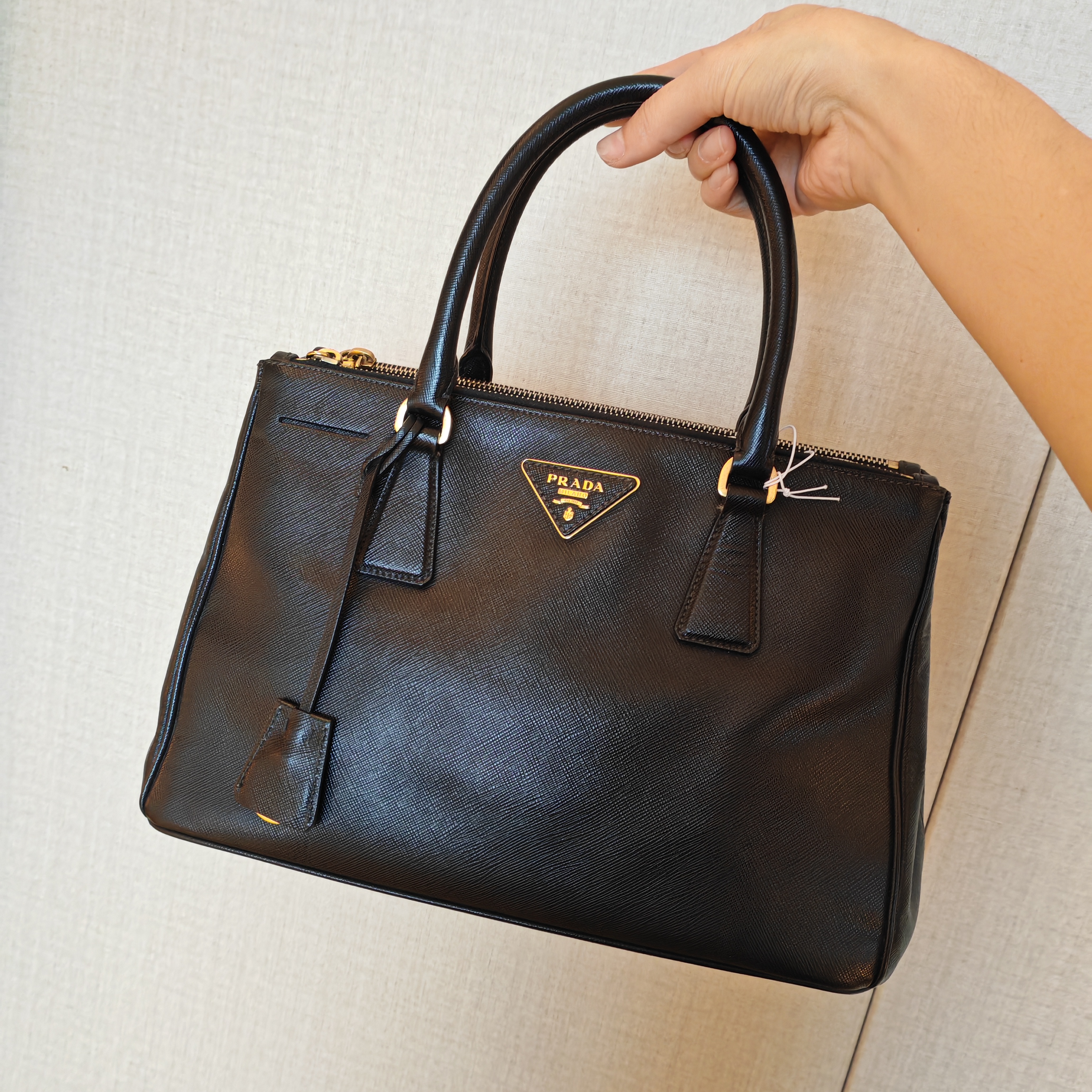 95新 Prada/普拉达 黑金杀手包小号手提斜挎包