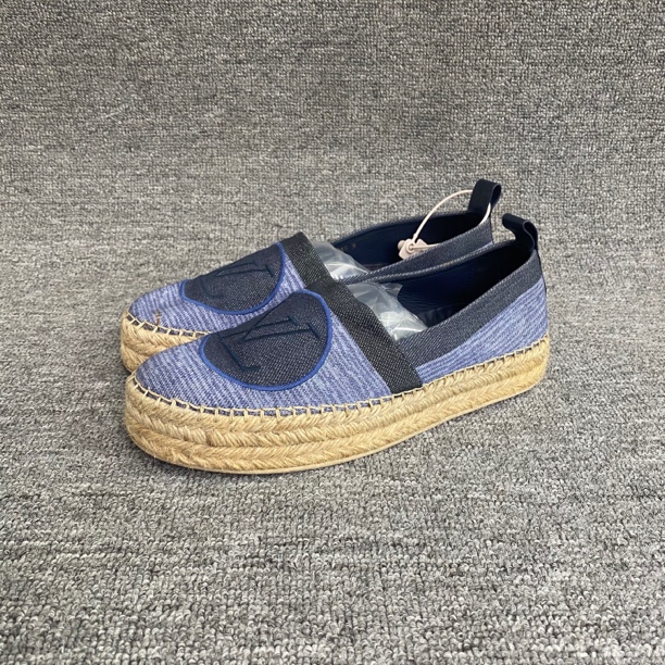 95新 LouisVuitton/路易威登 38.5码渔夫鞋休闲鞋 鞋面小污渍 255