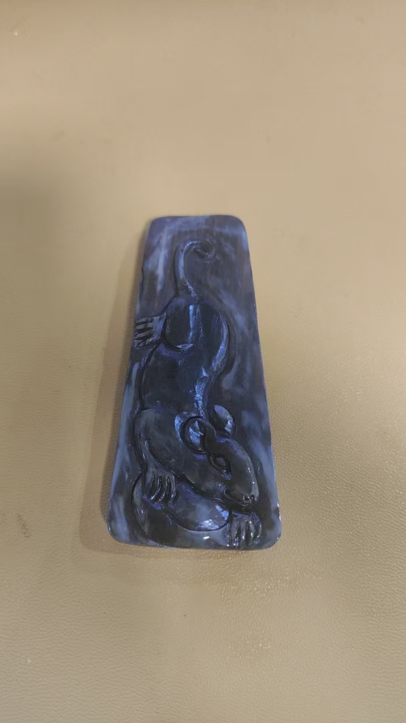 猛犸约29.5克雕刻件XY984