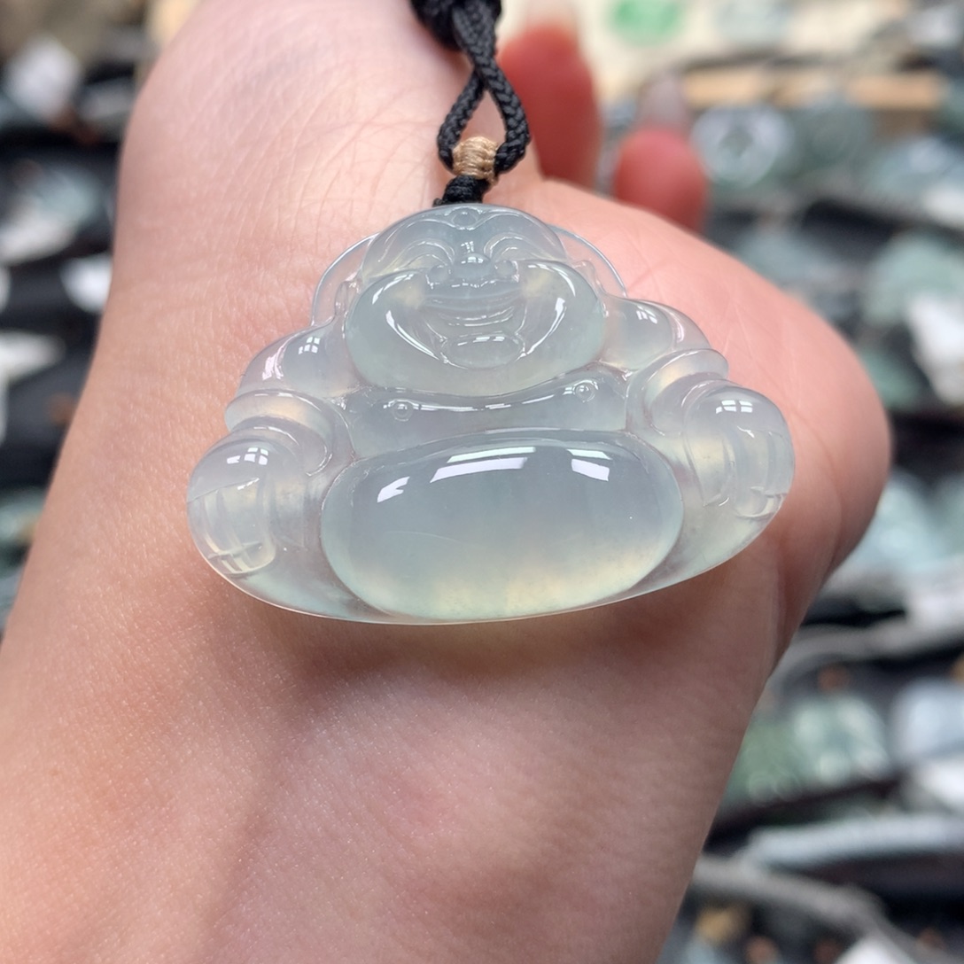 翡翠颈饰未镶嵌佛公