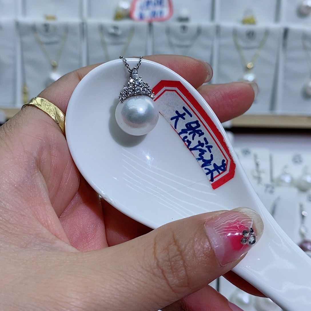 银S925镶嵌淡水珍珠耳饰R****g