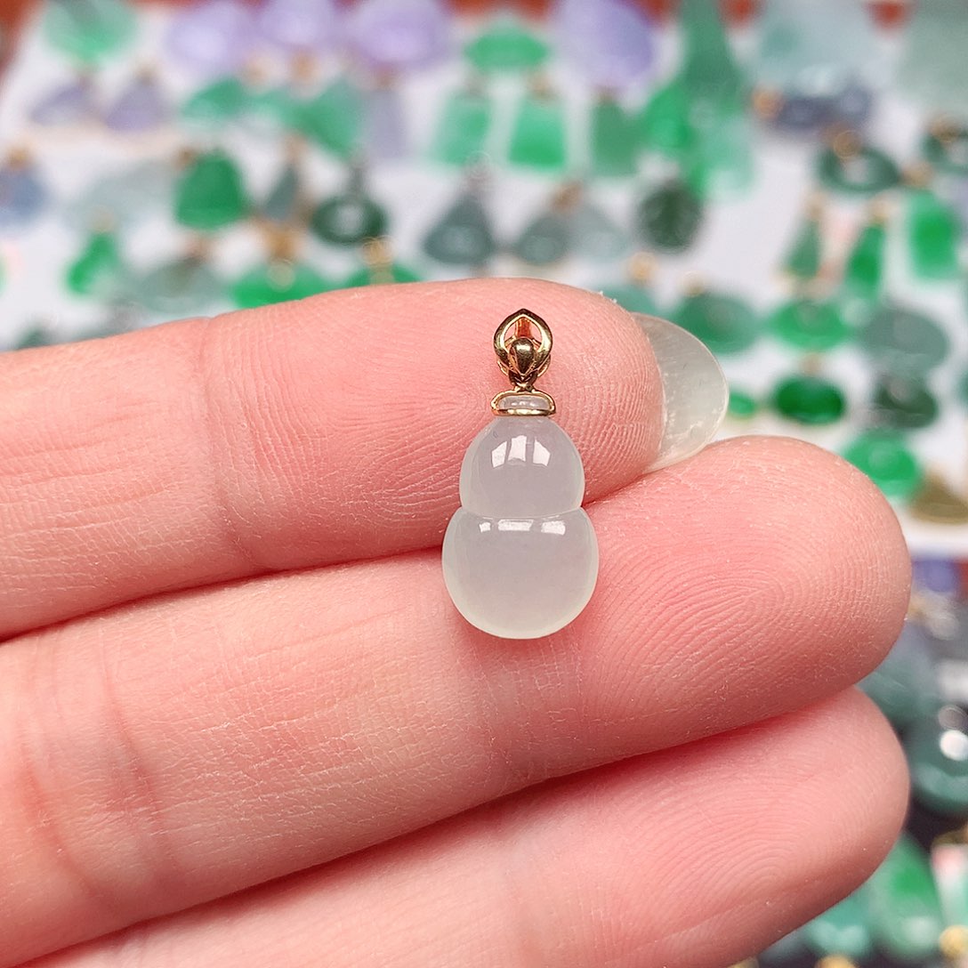 翡翠颈饰18K金镶嵌天然翡翠A货