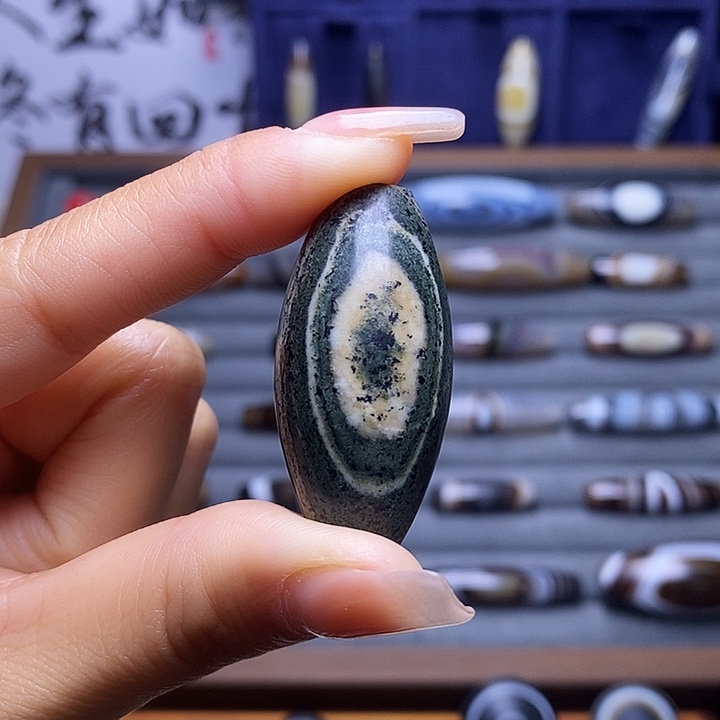 阿***佛玛瑙/玉髓未镶嵌颈饰