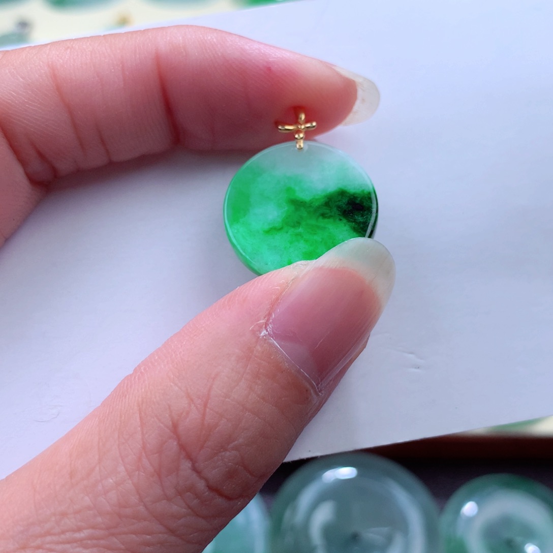 翡翠吊坠(不含链)18K金镶嵌