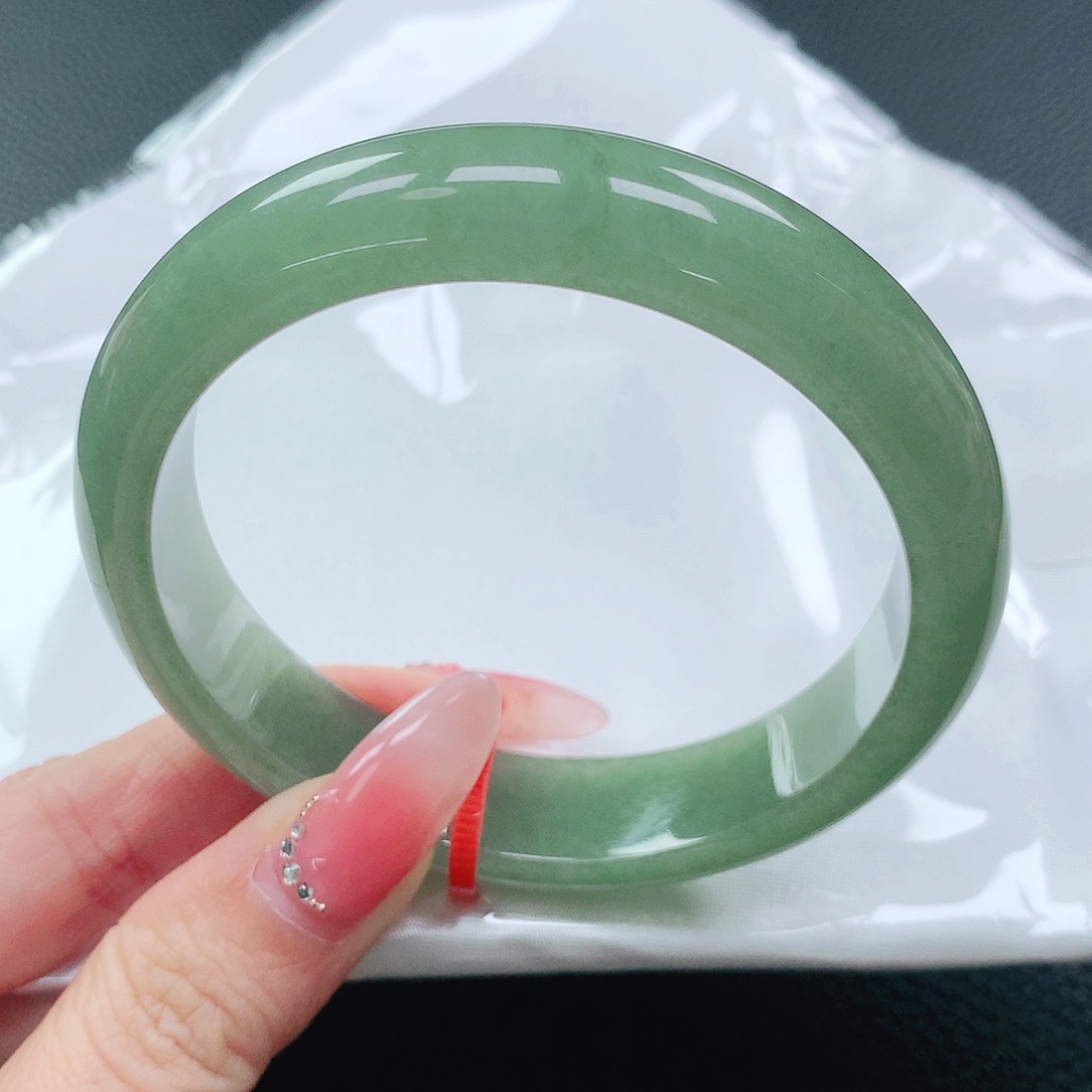 翡翠手镯未镶嵌59圈